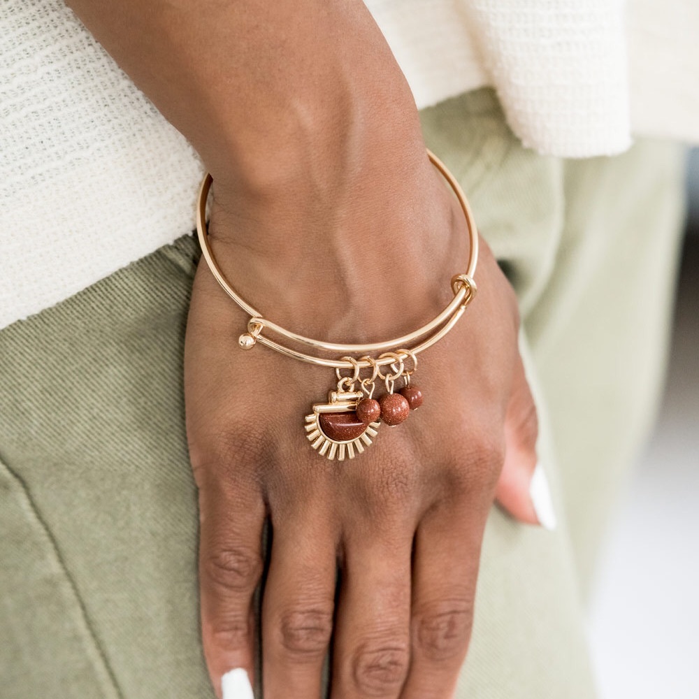 ❤️‍🔥5/$25❤️‍🔥 Mind, Body, and Sol Gold Bracelet